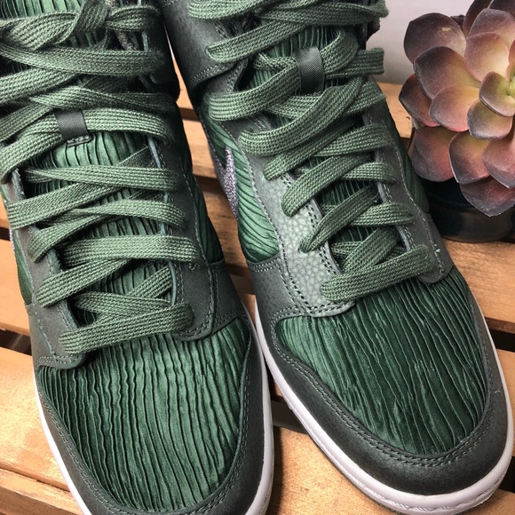 Nike Dunk Sky Hi size 9 wedge sneakers shoes green - Picture 2 of 6